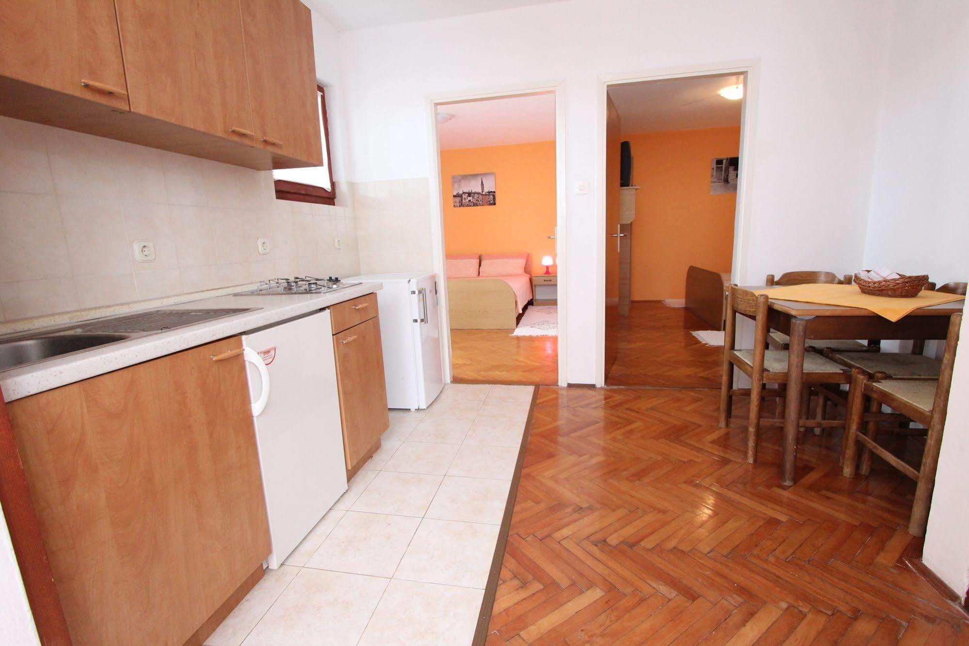 Apartments Tara Rovigno Esterno foto